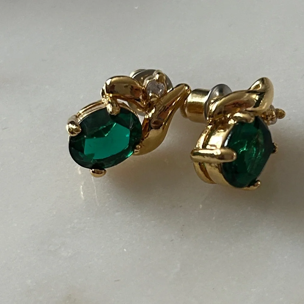 Vintage New Gold‎ and Emerald Green Gemstone Earrings